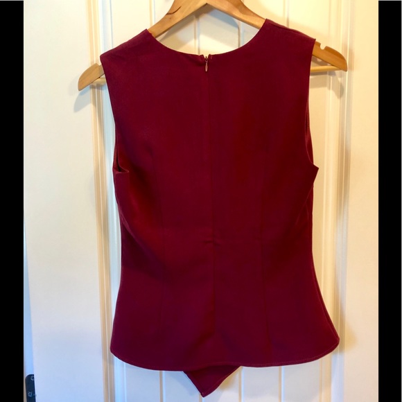 She + sky - burgundy sleeveless ruched top - Picture 4 of 7